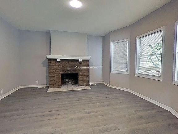 5th image of 401 E Arcadia Ave