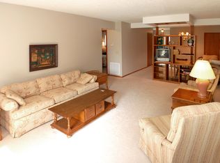 196 Waverly St UNIT 28, Hollister, MO 65672
