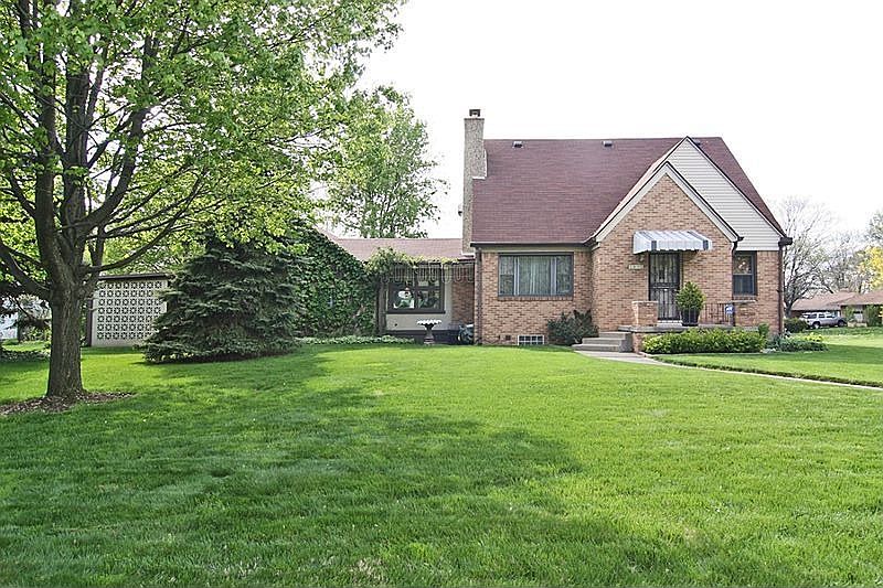 1st image of 1250 N Elmhurst Dr