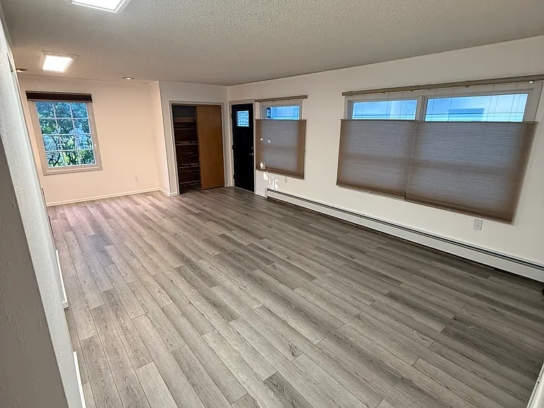 2540 Lord Baranof Dr — Photo 2