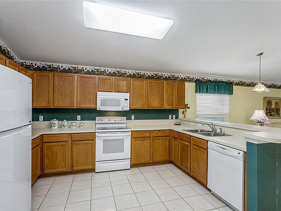 3rd image of 7845 Genoa Ln