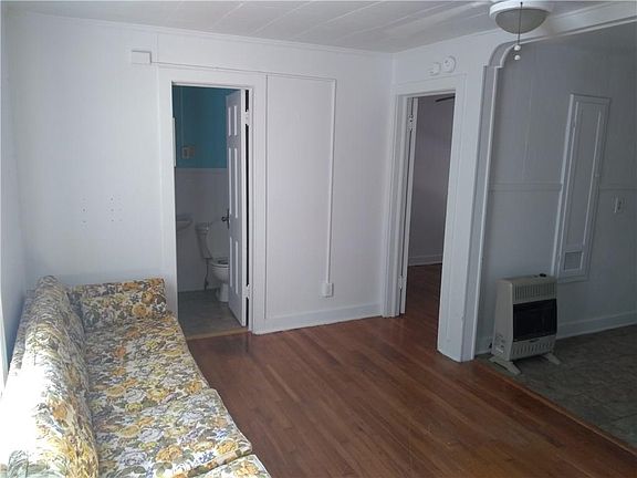 2nd image of 441 En 20th St