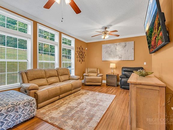 2nd image of 2377 Longhope Road