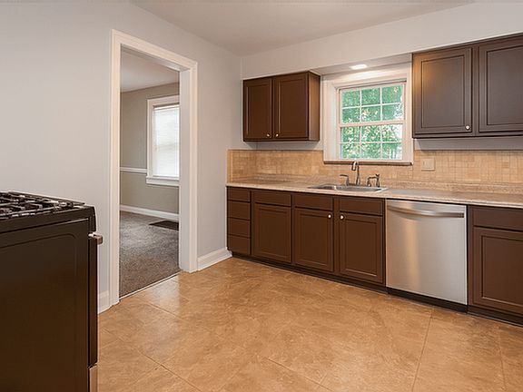 2nd image of 1120 Franklin Ave