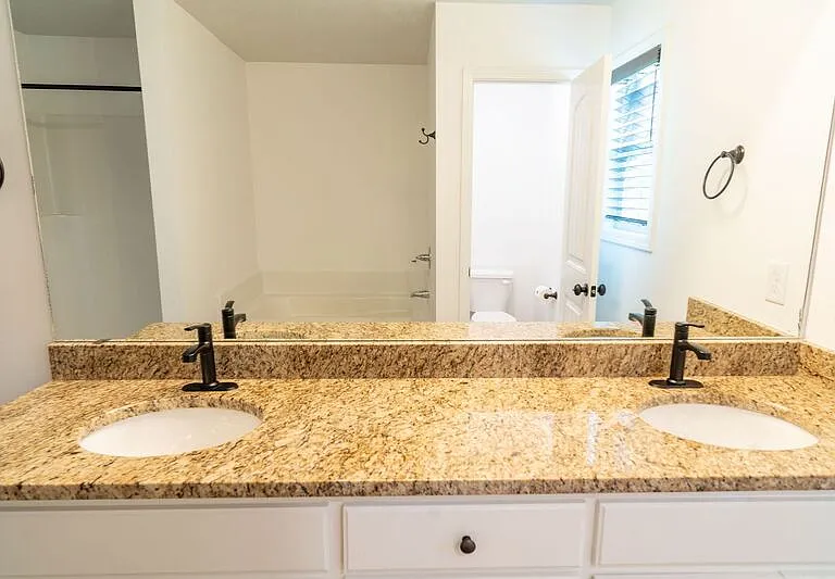 1394 Hardigree Rd — Photo 33