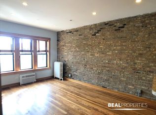 744 W Addison St #W3, Chicago, IL 60613