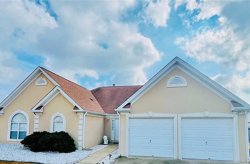 1st image of 19 Meadow Crest Ct