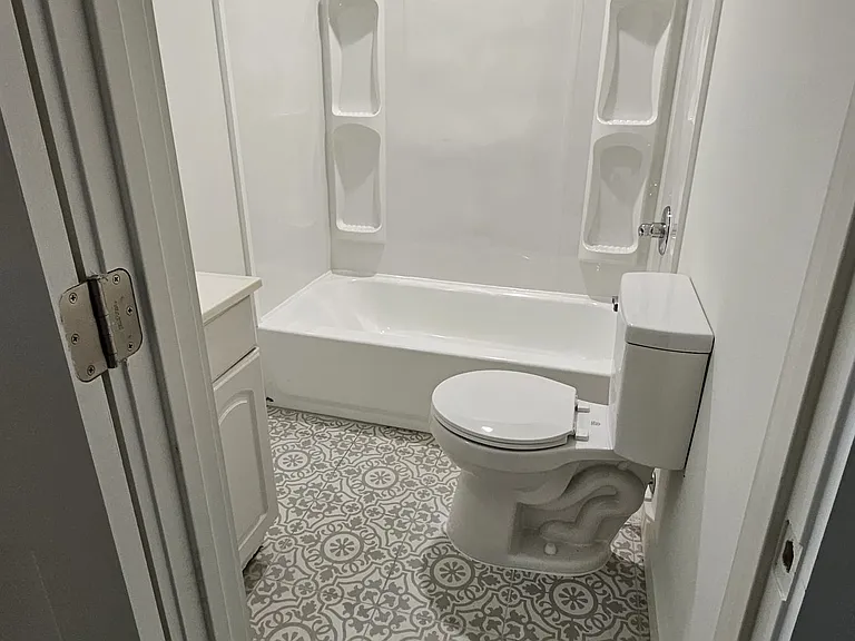 522 Aurora Ave #C — Photo 2