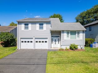 2845 Allen Ave, Union, NJ 07083