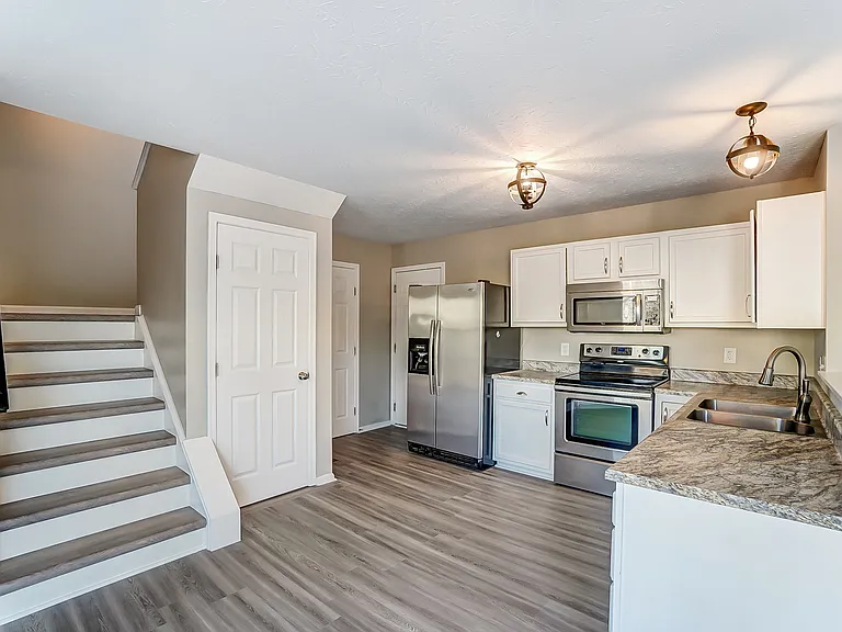 6721 Bedington Ln — Photo 9