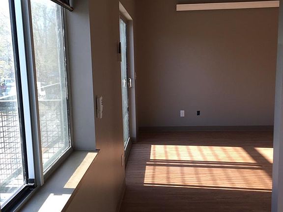 5th image of 444 N 27th St APT 209