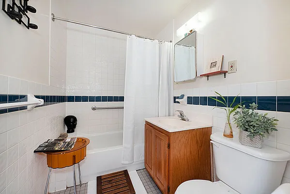 Rented by Nest Seekers International | media 13