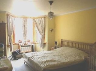 206-01 Emily Rd, Flushing, NY 11360