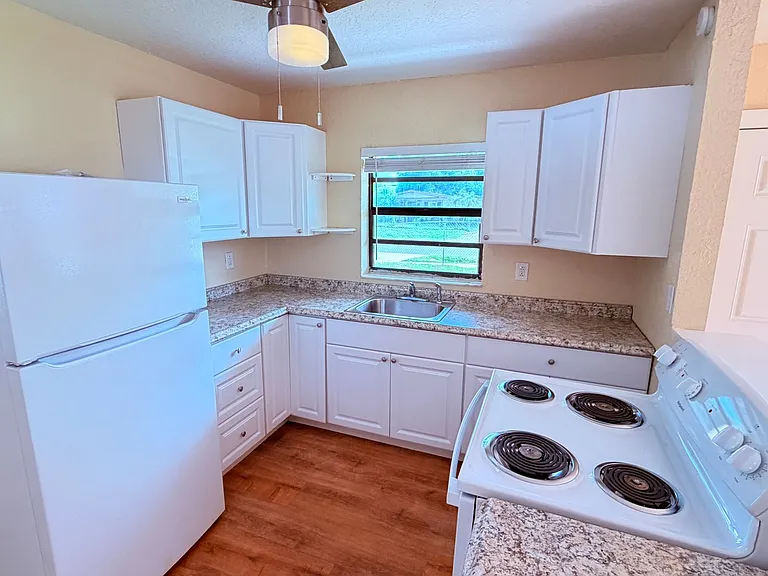 2708 Geoffrey Dr — Photo 7