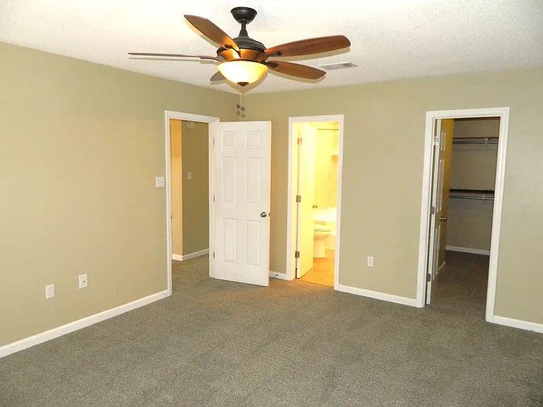 635 Clinton Way W — Photo 21