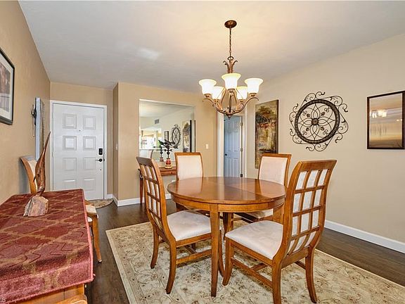 2nd image of 5550 Trailwinds DR E #623