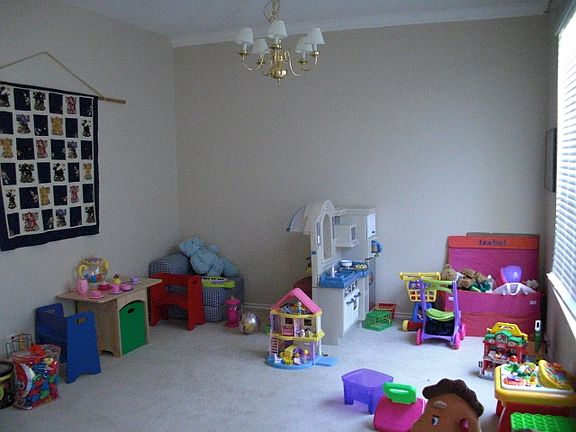 Formal dining rm or toyroom.