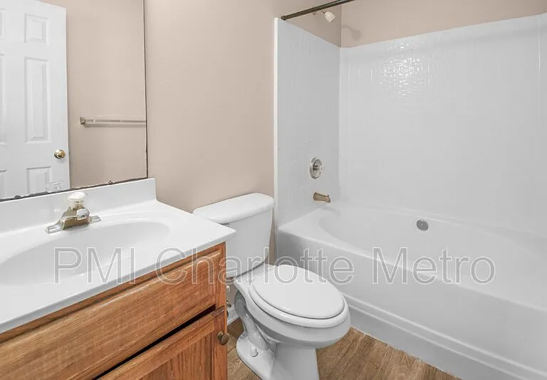 6550 Lynmont Dr — Photo 6