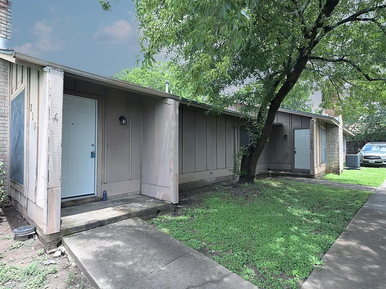 210 W William Cannon Dr #A — Photo 2