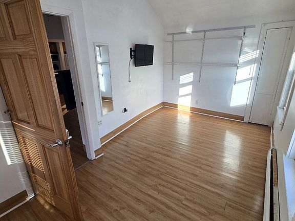 5th image of 36 Lincoln Ave APT 7