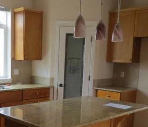 kitchen comes with all SS appliances..