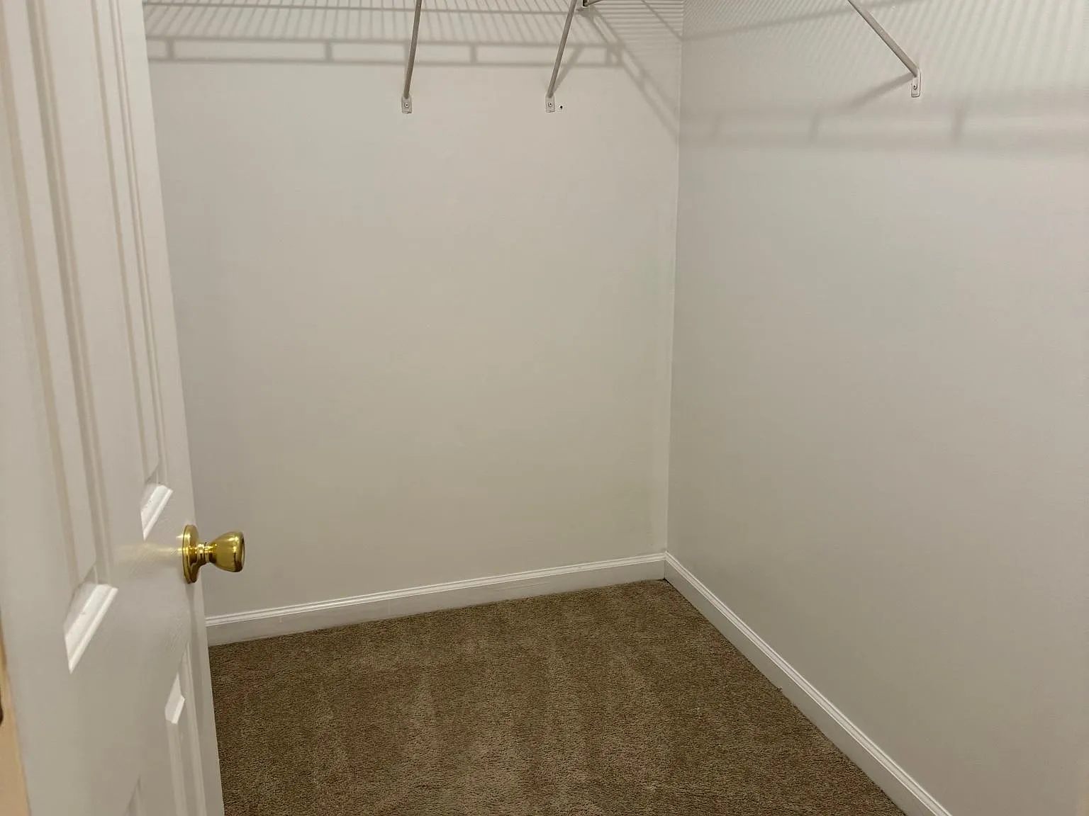1564 Eastern Sunrise Ln — Photo 1