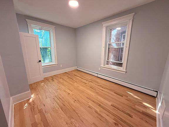 5th image of 93 Bostwick Ave #29E