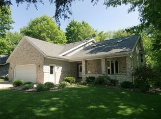 1005 Parrot Ln, Wausau, WI 54401