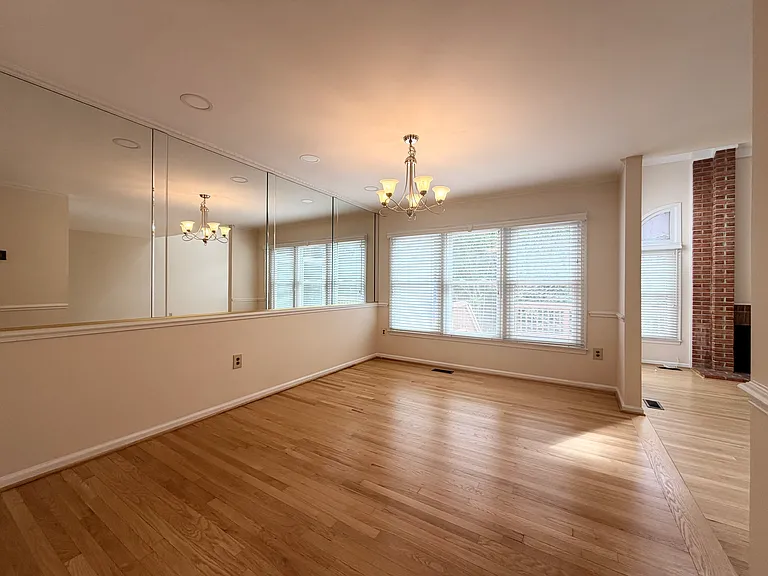 7418 Crestberry Ln — Photo 20