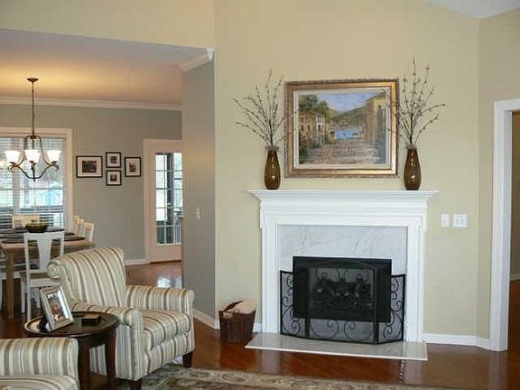 3rd image of 105 Havenwood Ct