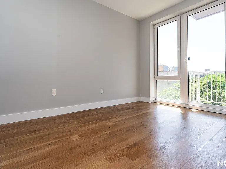916 Bergen St #5N — Photo 5