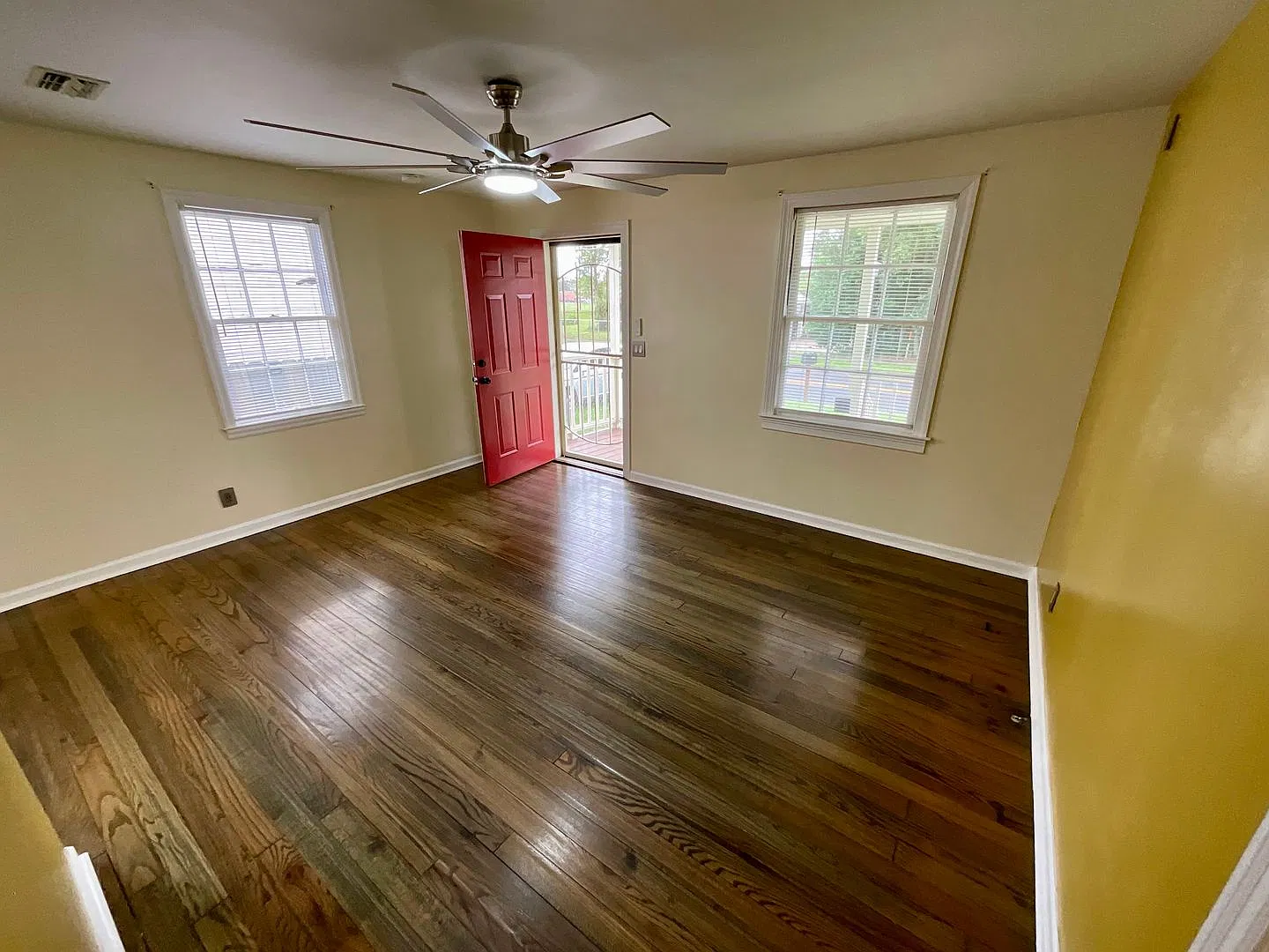 Freshly Renovated 2/1 in Marianna with Large Fenced Back Yard — Photo 3