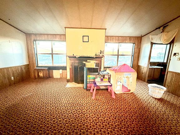 3rd image of 600 Chester Ave