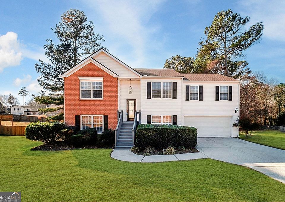 1st image of 452 Crested View Dr