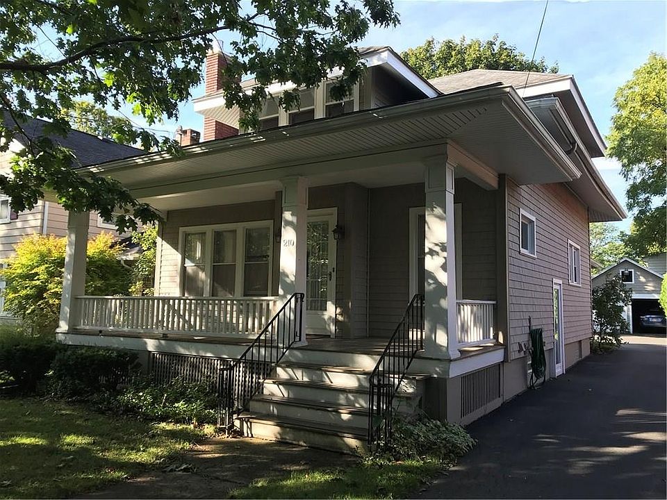 1st image of 210 Park St