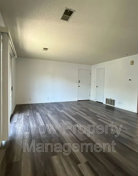 424 N 4th St #4 — Photo 3