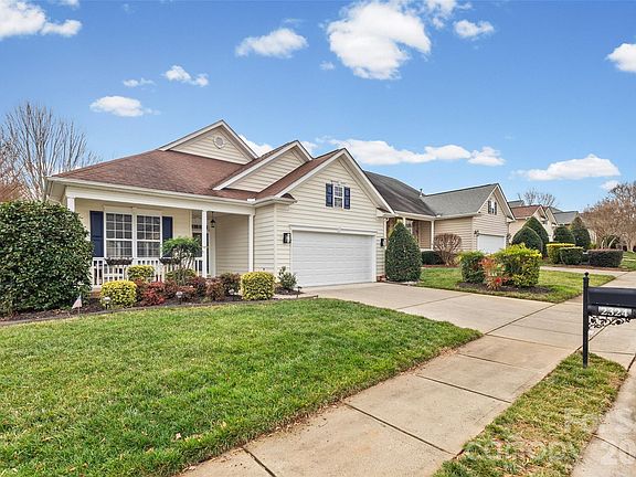 3rd image of 2324 Jade Ln