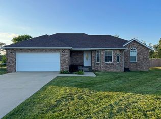 410 E Kennedy St, Strafford, MO 65757