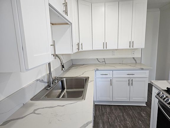 2nd image of 1800 Wallace Ave #97bb28d47