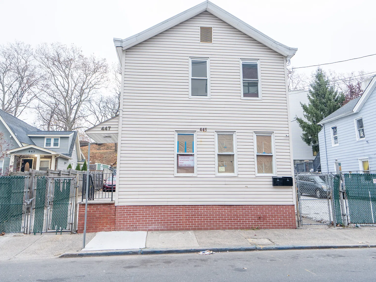3 bed, $2,200 — Photo 1