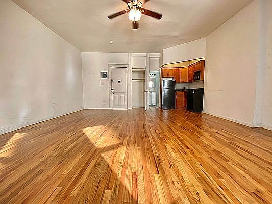 5th image of 256 W 73rd St #8D