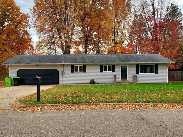 530 Wilcox Pkwy, Clare, MI 48617