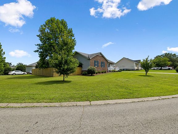 3rd image of 2029 Patricia Dr