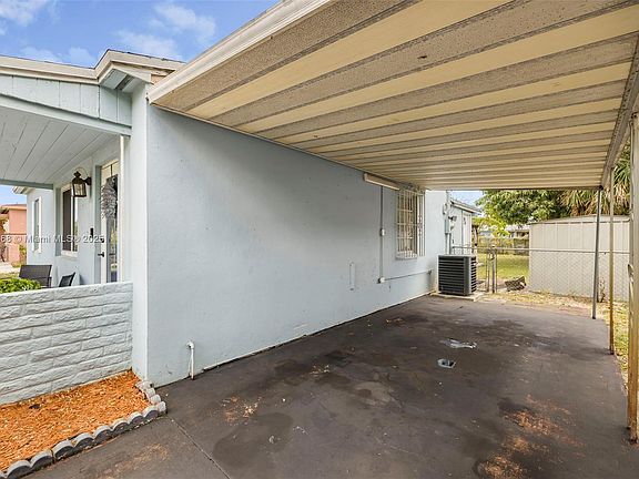 5th image of 900 NW 130th St