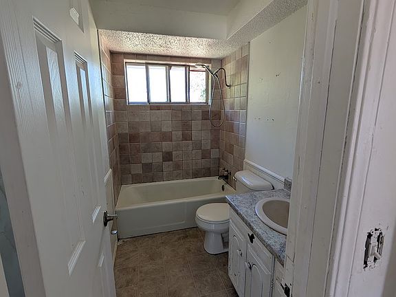 3rd image of 816 N Kelley Ave