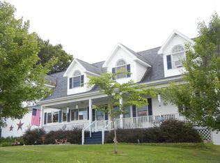 20 Scott Dr, Waymart, PA 18472