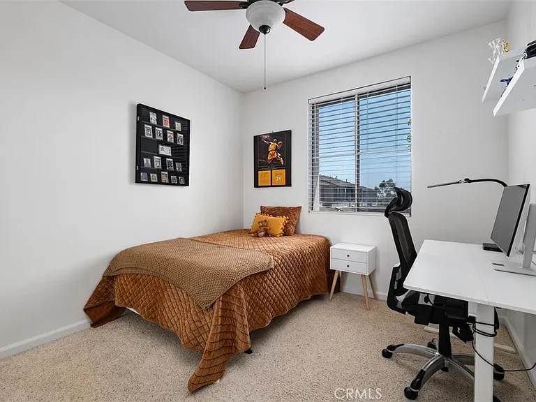 6 El Cajon — Photo 16