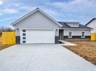 2105 Walden Dr, Bedford, IN 47421