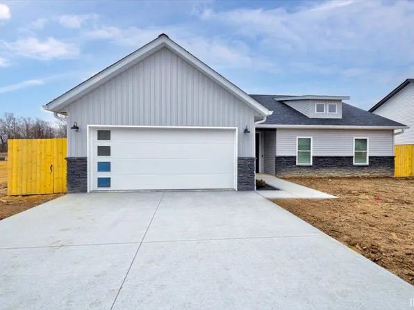 2105 Walden Dr, Bedford, IN 47421