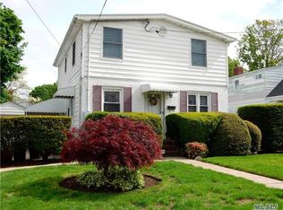 352 William St, West Hempstead, NY 11552